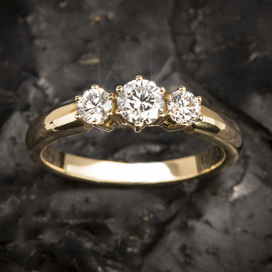 initial Lover Allieret 3-stens ringe | 3-stens diamantringe i guld og platin hos Apel Fine  Jewellery